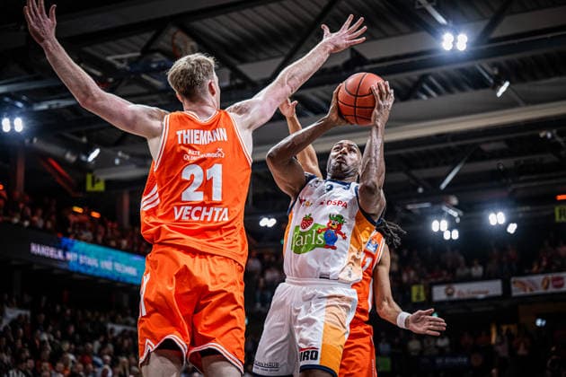 1. Basketball Bundesliga, easyCredit BBL, Saison 2025 2026, Herren, Hauptrunde, 33. Spieltag, 08.05.2026, RASTA Vechta - Rostock Seawolves DeAndre Lansdowne ( 9 - Rostock Seawolves) in Aktion Vechta RASTA Dome Niedersachsen Deutschland