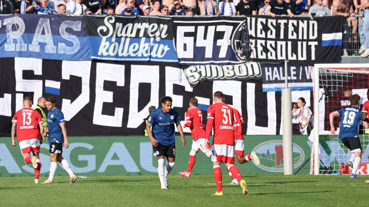 08.05.2026, xrekx, Fussball 2.Bundesliga, 1.FC Kaiserslautern - Arminia Bielefeld v.l. Torjubel nach dem Tor zum celebrating the goal celebrate 1:0 durch Marlon Ritter (1.FC Kaiserslautern) (DFL DFB REGULATIONS PROHIBIT ANY USE OF PHOTOGRAPHS as IMAGE SEQUENCES and or QUASI-VIDEO) Kaiserslautern