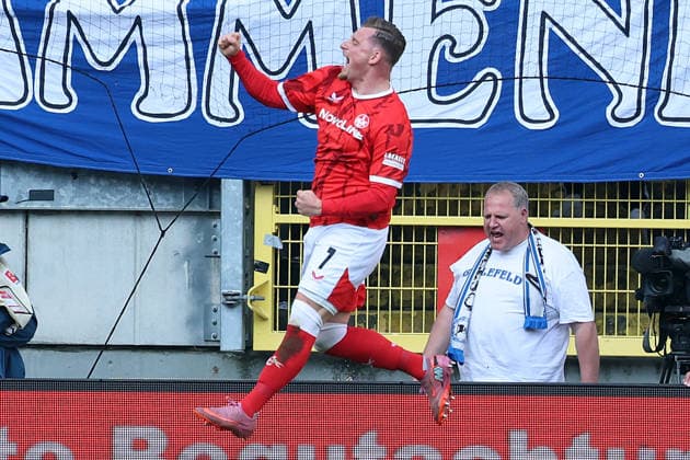 08.05.2026, xrekx, Fussball 2.Bundesliga, 1.FC Kaiserslautern - Arminia Bielefeld v.l. Torjubel nach dem Tor zum celebrating the goal celebrate 1:0 durch Marlon Ritter (1.FC Kaiserslautern) (DFL DFB REGULATIONS PROHIBIT ANY USE OF PHOTOGRAPHS as IMAGE SEQUENCES and or QUASI-VIDEO) Kaiserslautern