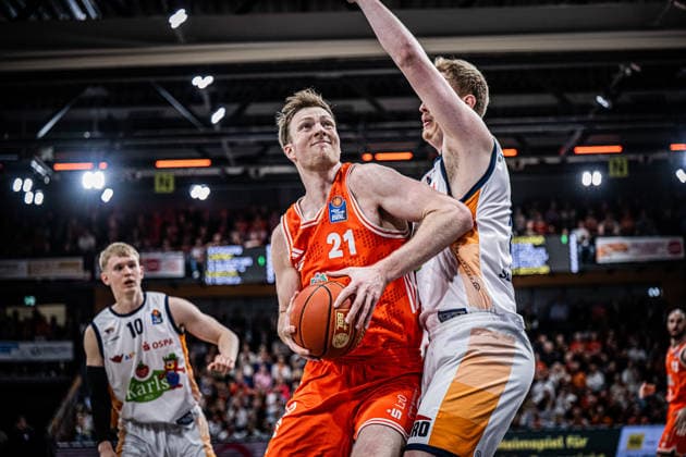 1. Basketball Bundesliga, easyCredit BBL, Saison 2025 2026, Herren, Hauptrunde, 33. Spieltag, 08.05.2026, RASTA Vechta - Rostock Seawolves Lars Thiemann ( 21 - RASTA Vechta) in Aktion Vechta RASTA Dome Niedersachsen Deutschland