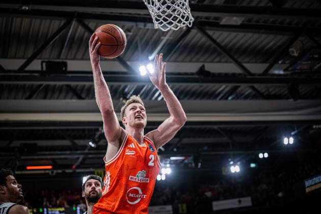 1. Basketball Bundesliga, easyCredit BBL, Saison 2025 2026, Herren, Hauptrunde, 33. Spieltag, 08.05.2026, RASTA Vechta - Rostock Seawolves Lars Thiemann ( 21 - RASTA Vechta) beim Korbleger Vechta RASTA Dome Niedersachsen Deutschland