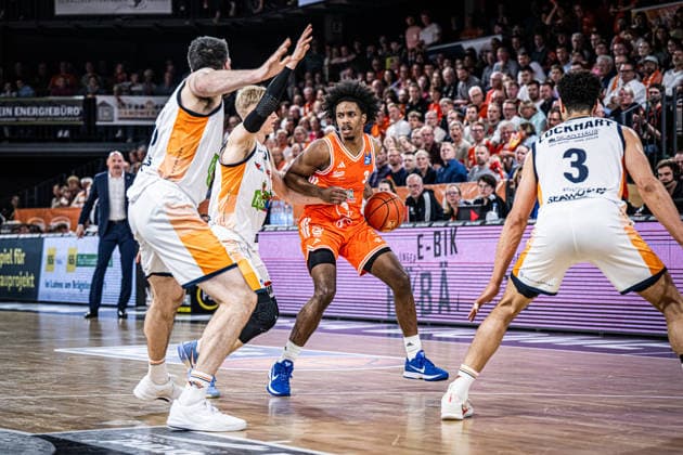 1. Basketball Bundesliga, easyCredit BBL, Saison 2025 2026, Herren, Hauptrunde, 33. Spieltag, 08.05.2026, RASTA Vechta - Rostock Seawolves Malik Parsons ( 3 - RASTA Vechta) in Aktion Vechta RASTA Dome Niedersachsen Deutschland