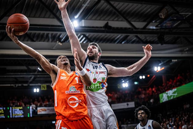 1. Basketball Bundesliga, easyCredit BBL, Saison 2025 2026, Herren, Hauptrunde, 33. Spieltag, 08.05.2026, RASTA Vechta - Rostock Seawolves Alonzo Verge ( 11 - RASTA Vechta) beim Korbleger Vechta RASTA Dome Niedersachsen Deutschland