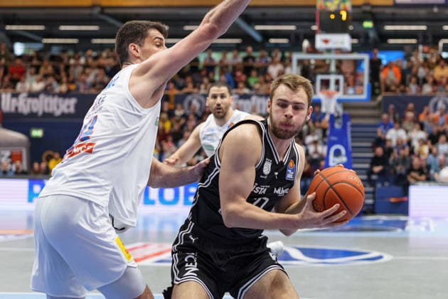 Jure Planinic (MBC, 44), Moritz Krimmer (Bamberg, 27), Syntainics MBC vs. BMA365 Bamberg Baskets, Basketball, 1. Bundesliga, Maenner, 33. Spieltag, Saison 2025 26, 08.05.2026. Weißenfels Stadthalle Sachsen-Anhalt Deutschland
