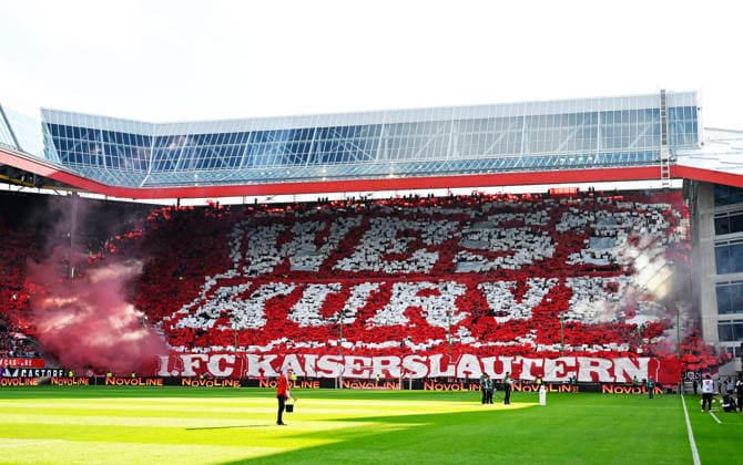 Fussball - 2. Bundesliga - Saison 2025 26 1. FC Kaiserslautern 08.05.2026 Fritz-Walter-Stadion 1. FC Kaiserslautern (fck) - Arminia Bielefeld (bi) Lauterer Choreografie zum letzten Heimspiel 1. FC Kaiserslautern