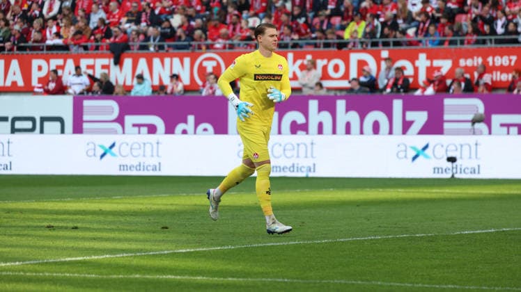08.05.2026, xrekx, Fussball 2.Bundesliga, 1.FC Kaiserslautern - Arminia Bielefeld v.l. Julian Krahl (1.FC Kaiserslautern) (DFL DFB REGULATIONS PROHIBIT ANY USE OF PHOTOGRAPHS as IMAGE SEQUENCES and or QUASI-VIDEO) Kaiserslautern