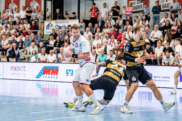 2. Handball Bundesliga; TV Hüttenberg - HC Elbflorenz Dresden, 08.05.26 Moritz Zörb (TV Hüttenberg, 14), Oliver Seidler (HC Elbflorenz Dresden, 71), Anton Preußner (HC Elbflorenz Dresden, 13) 2. Handball Bundesliga; TV Hüttenberg - HC Elbflorenz Dresden: Hüttenberg, 08.05.26 Copyright: xBEAUTIFULxSPORTS Roeczeyx