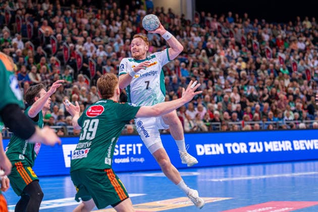 Tomas Piroch (SC DHfK Leipzig, Nr. 7) (v.l.), TSV Hannover-Burgdorf (grün) gegen SC DHfK Leipzig (weiß) am 31. Spieltag der Saison 2025 2026 in der DAIKIN Handball-Bundesliga (08.05.2026, ZAG Arena (Hannover, GER), Copyright: xJanxGuentherx xTSVxHannover-Burgdorfx