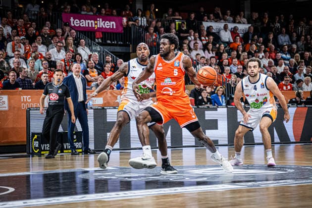 1. Basketball Bundesliga, easyCredit BBL, Saison 2025 2026, Herren, Hauptrunde, 33. Spieltag, 08.05.2026, RASTA Vechta - Rostock Seawolves TJ Bamba ( 5 - RASTA Vechta) in Aktion Vechta RASTA Dome Niedersachsen Deutschland