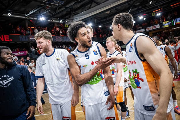 1. Basketball Bundesliga, easyCredit BBL, Saison 2025 2026, Herren, Hauptrunde, 33. Spieltag, 08.05.2026, RASTA Vechta - Rostock Seawolves D Shawn Schwartz ( 5 - Rostock Seawolves) nach der Partie Vechta RASTA Dome Niedersachsen Deutschland