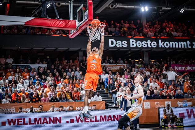 1. Basketball Bundesliga, easyCredit BBL, Saison 2025 2026, Herren, Hauptrunde, 33. Spieltag, 08.05.2026, RASTA Vechta - Rostock Seawolves Alonzo Verge ( 11 - RASTA Vechta) beim Dunk Vechta RASTA Dome Niedersachsen Deutschland
