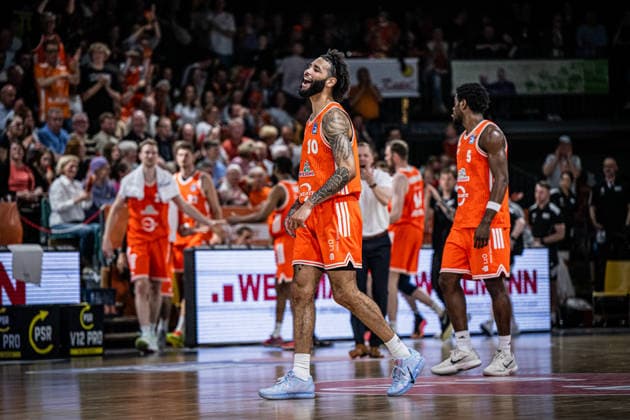 1. Basketball Bundesliga, easyCredit BBL, Saison 2025 2026, Herren, Hauptrunde, 33. Spieltag, 08.05.2026, RASTA Vechta - Rostock Seawolves Tevin Brown ( 10 - RASTA Vechta) während der Partie Vechta RASTA Dome Niedersachsen Deutschland