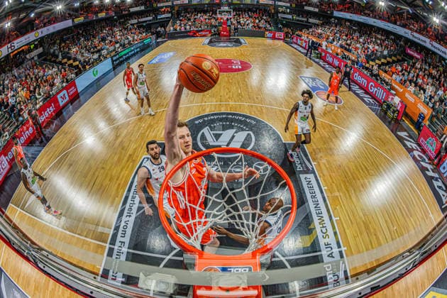 1. Basketball Bundesliga, easyCredit BBL, Saison 2025 2026, Herren, Hauptrunde, 33. Spieltag, 08.05.2026, RASTA Vechta - Rostock Seawolves Lars Thiemann ( 21 - RASTA Vechta) beim Dunk Vechta RASTA Dome Niedersachsen Deutschland
