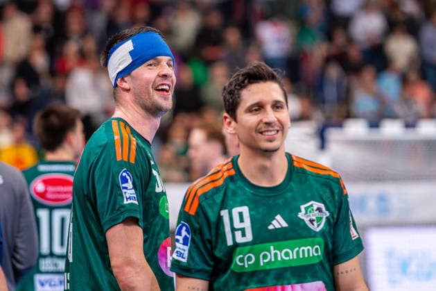 Hannes Feise (TSV Hannover-Burgdorf, Nr. 56) (v.l.), TSV Hannover-Burgdorf (grün) gegen SC DHfK Leipzig (weiß) am 31. Spieltag der Saison 2025 2026 in der DAIKIN Handball-Bundesliga (08.05.2026, ZAG Arena (Hannover, GER), Copyright: xJanxGuentherx xTSVxHannover-Burgdorfx
