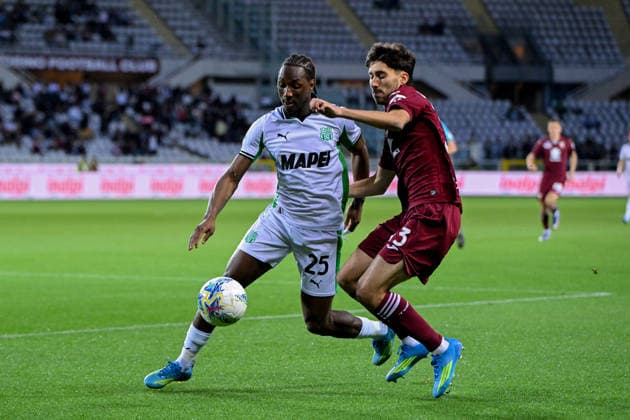 Sport Bilder des Tages TorinoÕs Rafel Obrador fights for the ball during the Serie A soccer match between Torino and Sassuolo at the Olimpic Stadium in Turin, Italy - Friday, May 08, 2026. - Soccer .  Copyright: xTanoxPecoraro LaPressex