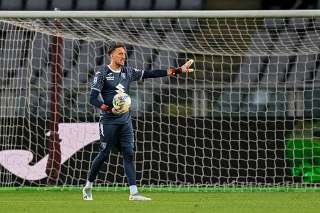 Torino s goalkeeper Alberto Paleari in action during the Serie A soccer match between Torino and Sassuolo at the Olimpic Stadium in Turin, Italy - Friday, May 08, 2026. - Soccer .  Copyright: xTanoxPecoraro LaPressex