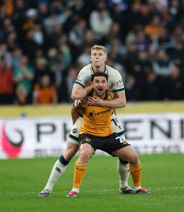 Hull City v Millwall Sky Bet Championship Lewis Coyle of Hull City and Alfie Doughty of Millwall during the Sky Bet Championship Play-Off Semi-Final First Leg match at the MKM Stadium, Hull 08 05 2026 UK Newspapers OUT Copyright: xAndyxSumnerx FIL-23396-0140