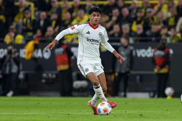 08.05.2026, GER, Fussball, Herren, 1. BL, Saison 2025 2026, Borussia Dortmund - Eintracht Frankfurt Mahmoud Dahoud (SGE) in Aktion am Ball, Einzelaktion Dortmund Signal Iduna Park Nordrhein-Westfalen Deutschland Copyright: xAdrianxSchlüterx