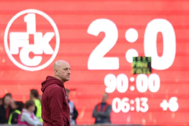 08.05.2026, xrekx, Fussball 2.Bundesliga, 1.FC Kaiserslautern - Arminia Bielefeld v.l. Torsten Lieberknecht Trainer (1.FC Kaiserslautern) Anzeigetafel, Videowall, Scoreboard, Info, Werbung Endstand 2:0 (DFL DFB REGULATIONS PROHIBIT ANY USE OF PHOTOGRAPHS as IMAGE SEQUENCES and or QUASI-VIDEO) Kaiserslautern