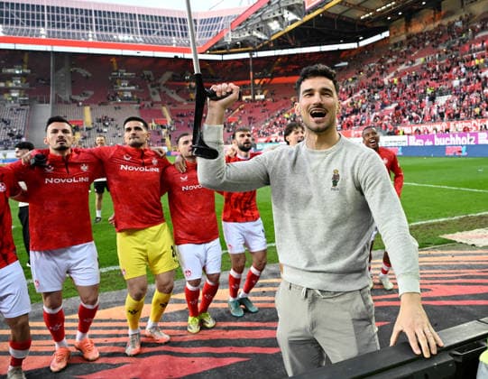 Fussball - 2. Bundesliga - Saison 2025 26 1. FC Kaiserslautern 08.05.2026 Fritz-Walter-Stadion 1. FC Kaiserslautern (fck) - Arminia Bielefeld (bi) 2:0 Ivan PRTAJIN (1. FC Kaiserslautern) jubelt mit 1. FC Kaiserslautern