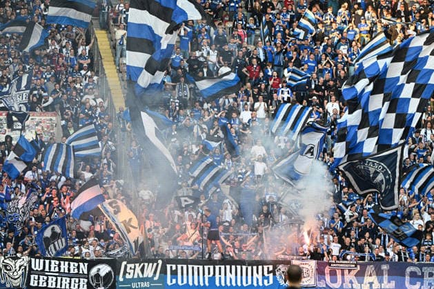 Fussball - 2. Bundesliga - Saison 2025 26 1. FC Kaiserslautern 08.05.2026 Fritz-Walter-Stadion 1. FC Kaiserslautern (fck) - Arminia Bielefeld (bi) 2:0 Zahlreiche Fans waren aus Bielefeld angereist 1. FC Kaiserslautern