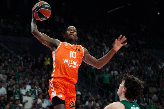 May 8, 2026, Athens, Athens, Greece: OMARI MOORE dunks the ball during the EuroLeague Playoffs Game 4 between Panathinaikos and Valencia at Telekom Center Athens in Athens, Greece on May 8, 2026. EuroLeague Playoffs: Panathinaikos Vs Valencia  - ZUMAa226 20260508_zip_a226_010 Copyright: xGiorgosxArapekosx