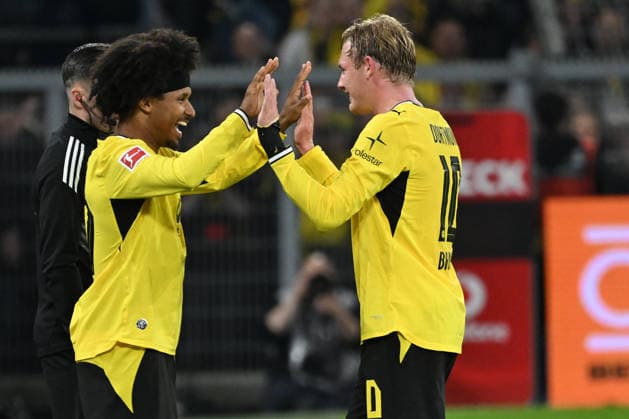 08.05.2026, xjhx, Fussball 1.Bundesliga, Borussia Dortmund - Eintracht Frankfurt v.l. Auswechslung Julian Brandt (Borussia Dortmund) Karim Adeyemi (Borussia Dortmund) (DFL DFB REGULATIONS PROHIBIT ANY USE OF PHOTOGRAPHS as IMAGE SEQUENCES and or QUASI-VIDEO) Dortmund *** 08 05 2026, xjhx, Football 1 Bundesliga, Borussia Dortmund Eintracht Frankfurt v l Substitution Julian Brandt Borussia Dortmund Karim Adeyemi Borussia Dortmund DFL DFB REGULATIONS PROHIBIT ANY USE OF PHOTOGRAPHS as IMAGE SEQUENCES and or QUASI VIDEO Dortmund