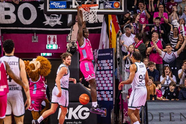 Telekom Baskets Bonn vs. VET-CONCEPT Gladiators Trier, 08.05.2026 Casually hanging around: Tylan Birts (Telekom Baskets Bonn 5) -- Telekom Baskets Bonn vs. VET-CONCEPT Gladiators Trier, 08.05.2026, Telekom Dome Bonn Copyright: xBEAUTIFULxSPORTS Derixx