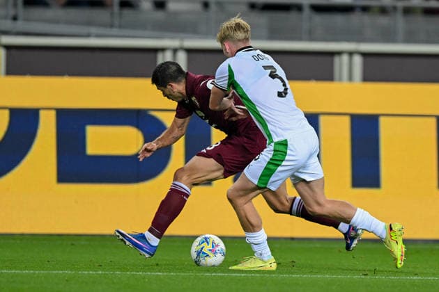 Torino™s Giovanni Simeone fights for the ball with Sassuolo s Josh Doig during the Serie B soccer match between Torino and Sassuolo at the Stadio Olimpico di Torino, Italy - Friday, May 08, 2026. - Soccer .  Copyright: xTanoxPecoraro LaPressex