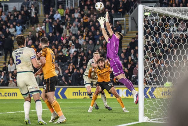 Sky Bet Championship Play-Offs Semi-Final first leg Hull City v Millwall Hull City goalkeeper Ivor Pandur collects the ball during theSky Bet Championship Play-Offs Semi-Final first leg Hull City v Millwall at MKM Stadium, Hull, United Kingdom on 08 May 2026 (Photo by Alfie Cosgrove News Images) Hull MKM Stadium East Riding of Yorkshire United Kingdom Copyright: xAlfiexCosgrove NewsxImagesx