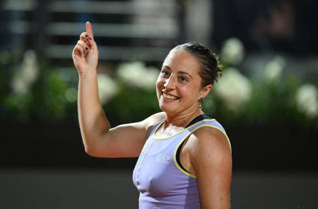 May 8, 2026, Roma: Elisabetta Cocciaretto of Italy celebrates the victory at the end of her women s singles match against Emma Navarro of the US (not pictured) at the Italian Open tennis tournament in Rome, Italy, 08 May 2026. ANSA ALESSANDRO DI MEO Italian Open Tennis Tournament  - ZUMAa110 20260508_zaf_a110_135 Copyright: xAlessandroxDixMeox
