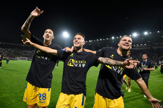 Frosinone s Massimo Zilli, Frosinone s Antonio Raimondo and Frosinone s Gabriele Calvani during the Serie BKT soccer match between Frosinone and Mantova at the Frosinone™s Benito Stirpe stadium, Italy - Friday, May 08, 2026 - Soccer ( Photo by Fabrizio Corradetti LaPresse )  Copyright: xFabrizioxCorradetti LaPressex