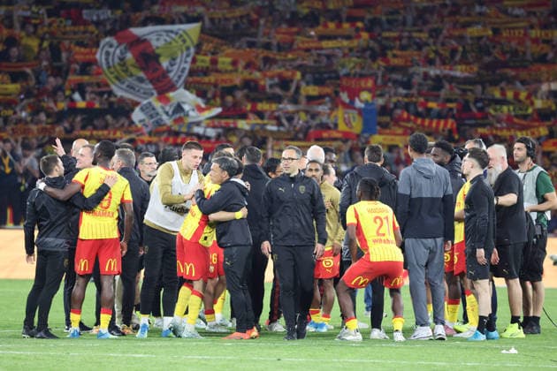 FOOTBALL : RC Lens vs FC Nantes - Ligue 1 J33 - 08 05 2026 Joie des joueurs de Lens apres leur victoire et la qualification en Ligue des Champions lors du match RC Lens vs FC Nantes, Ligue 1 J33, stade Bollaert-Delelis, le 8 mai 2026 - photo Laurent Sanson PsnewZ  Copyright: xLaurentxSANSONx xPsnewZx