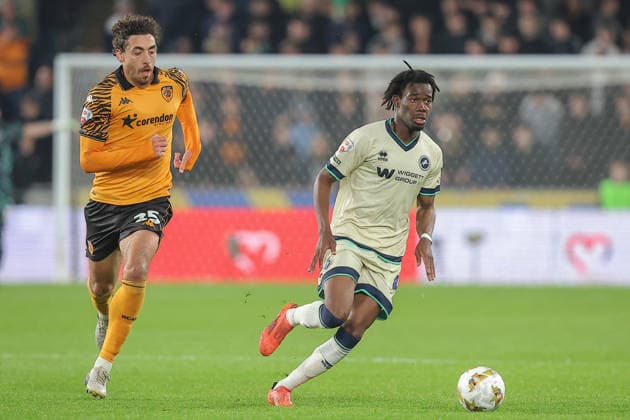 Hull City v Millwall Sky Bet Championship Derek Mazou-Sacko of Millwall in action during the Sky Bet Championship Play-Off Semi-Final First Leg match against Hull City at the MKM Stadium, Hull 08 05 2026 UK Newspapers OUT Copyright: xDavidxGreavesx FIL-23400-0074