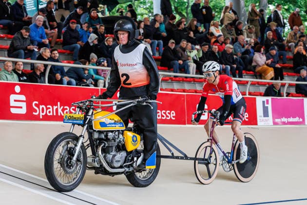 Reinier Honig (Veldhoven NL) hinter Rene Kos (Alkmaar NL, Schrittmacher), 08.05.2026, Erfurt (Deutschland), Bahnradsport, Steherrennen, Sparkasse Steher Grand Prix 2026