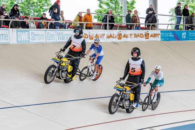 von links: Ville Möbus (Forst) hinter Mathias Allwardt-Fürstenberg (Bad Doberan, Schrittmacher), Luca Harter (Cloppenburg) hinter Andre Dippel (Bielefeld, Schrittmacher), 08.05.2026, Erfurt (Deutschland), Bahnradsport, Steherrennen, Sparkasse Steher Grand Prix 2026