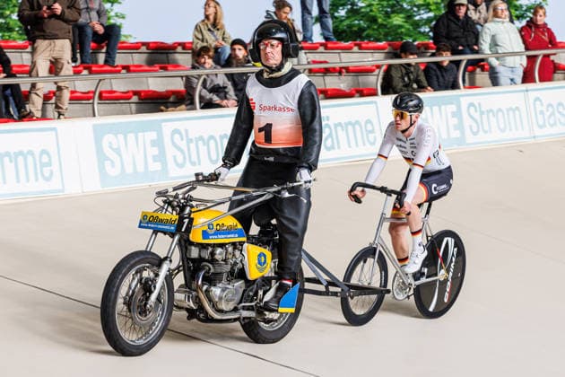 Robin Rautzenberg (Chemnitz) hinter Sven Lohse (Chemnitz, Schrittmacher), 08.05.2026, Erfurt (Deutschland), Bahnradsport, Steherrennen, Sparkasse Steher Grand Prix 2026
