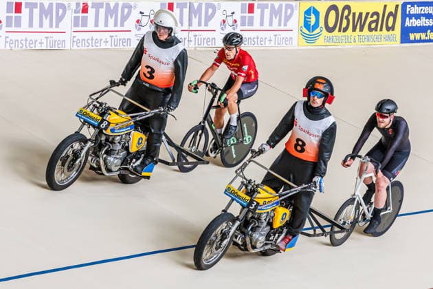 oben: Jan Freuler (Lachen CH) hinter Flavio Küng (Watt CH, Schrittmacher); unten: Karl Omann (Forst) hinter Patrick Wolfrum (Peitz, Schrittmacher), 08.05.2026, Erfurt (Deutschland), Bahnradsport, Steherrennen, Sparkasse Steher Grand Prix 2026