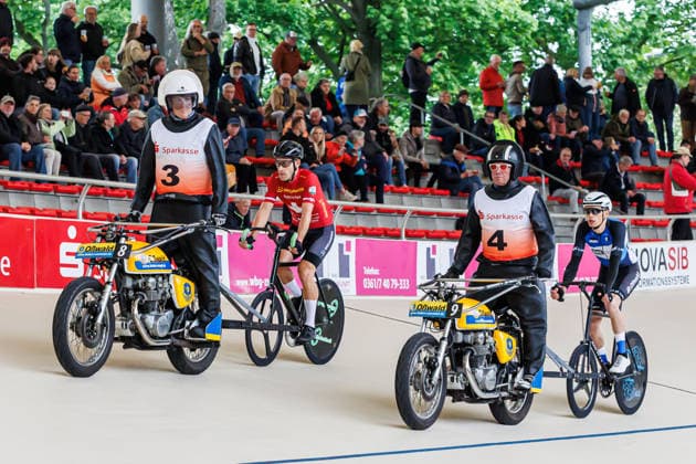 von links: Jan Freuler (Lachen CH) hinter Flavio Küng (Watt CH, Schrittmacher), Daniel Harnisch (Leipzig) hinter Thomas Baur (Singen, Schrittmacher), 08.05.2026, Erfurt (Deutschland), Bahnradsport, Steherrennen, Sparkasse Steher Grand Prix 2026