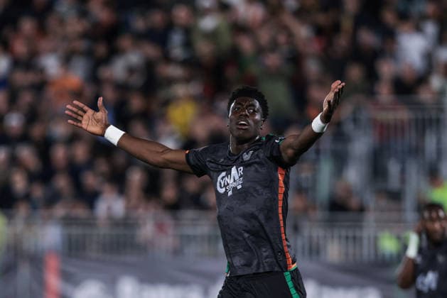Venezia FC v Palermo FC - Serie B Issa Doumbia of Venezia FC is in action during the Serie B football match between Venezia FC and Palermo FC at Pier Luigi Penzo Stadium in Venice, Italy, on May 8, 2026. Venezia Italy  Copyright: xEmanuelexComincinix originalFilename:comincini-veneziaf260508_npzy0.jpg