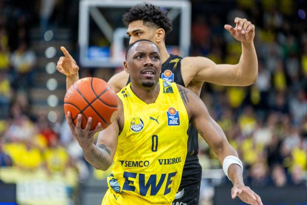 Oldenburg, Niedersachsen, DEU, 08.05.2026, Adrian Worthy (Basketball Löwen Braunschweig). EWE Baskets Oldenburg vs. Basketball Löwen Braunschweig. Basketball. 1. Basketball-Bundesliga Saison 2025 2026, 33. Spieltag, Grosse EWE Arena. EWE Baskets Oldenburg vs. Basketball Löwen Braunschweig