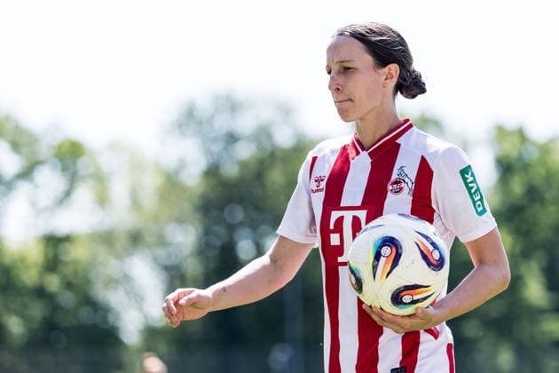 Google Pixel Frauen-Bundesliga, 1. FC Köln - Hamburger SV; 09.05.2026 Sara Agrez (1. FC Köln, 4) mit Ball Google Pixel Frauen-Bundesliga, 1. FC Köln - Hamburger SV, Köln, Franz-Kremer-Stadion am 09.05.2026 DFB REGULATIONS PROHIBIT ANY USE OF PHOTOGRAPHS AS IMAGE SEQUENCES AND OR QUASI-VIDEO. Copyright: xBEAUTIFULxSPORTS Wunderlx
