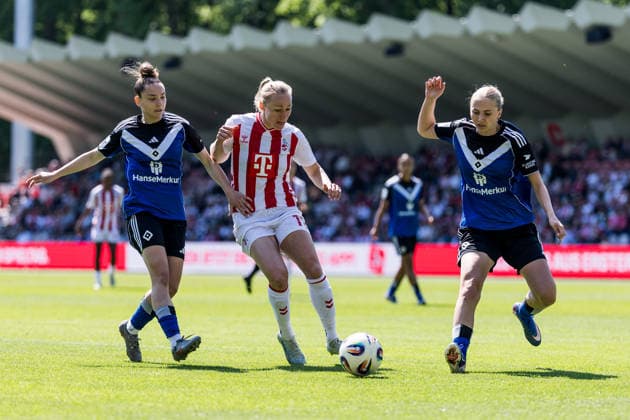 Google Pixel Frauen-Bundesliga, 1. FC Köln - Hamburger SV; 09.05.2026 Zweikampf Michaela Croatto (Hamburger SV, 13), Pauline Bremer (1. FC Köln, 11) am Ball, Paulina Bartz (Hamburger SV, 37) Google Pixel Frauen-Bundesliga, 1. FC Köln - Hamburger SV, Köln, Franz-Kremer-Stadion am 09.05.2026 DFB REGULATIONS PROHIBIT ANY USE OF PHOTOGRAPHS AS IMAGE SEQUENCES AND OR QUASI-VIDEO. Copyright: xBEAUTIFULxSPORTS Wunderlx