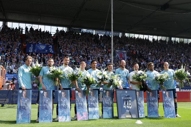 Bochum, Germany, 09.05.26, Verabschiedung der VfL Bochum Spieler während des Spiels der 2. Bundesliga zwischen VfL Bochum - Hannover 96 im Vonovia Ruhrstadion in Bochum. (Photo by Joachim Bywaletz) DFB DFL REGULATIONS PROHIBIT ANY USE OF PHOTOGRAPHS AS IMAGE SEQUENCES AND OR QUASI-VIDEO.
