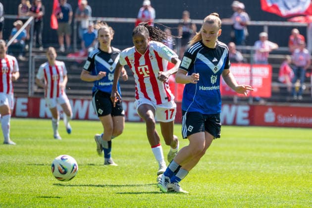 Deutschland: Fussball Google Pixel Frauen-Bundesliga 2025 2026 - 1.FC Köln vs Hamburger SV - 25. Spieltag - Franz-Kremer-Stadion (Köln): Lydia Andrade (1.FC Köln, 17) und Svea Stoldt (Hamburger SV,, 8) eikampf, Duell, Kampf Copyright: xOrhanxHabashx