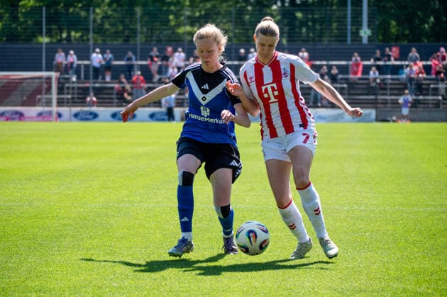 Deutschland: Fussball Google Pixel Frauen-Bundesliga 2025 2026 - 1.FC Köln vs Hamburger SV - 25. Spieltag - Franz-Kremer-Stadion (Köln): Anna-Lena Stolze (1.FC Köln, 7) und Jaqueline Dönges (Hamburger SV,, 21) Zweikampf, Duell, Kampf Copyright: xOrhanxHabashx