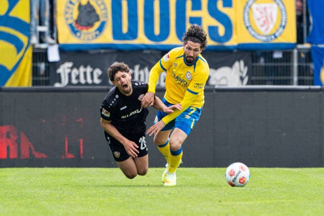 Braunschweig, Deutschland 09. Mai 2026: 2. BL - 2025 2026 - Sp. 33 - Eintracht Braunschweig gegen SG Dynamo Dresden Im Bild: v. li. im Zweikampf Jan-Hendrik Marx (Dresden) und Fabio Kaufmann (Eintracht) DFL DFB regulations prohibit any use of photographs as image sequences and or quasi-video Eintracht Stadion Niedersachsen