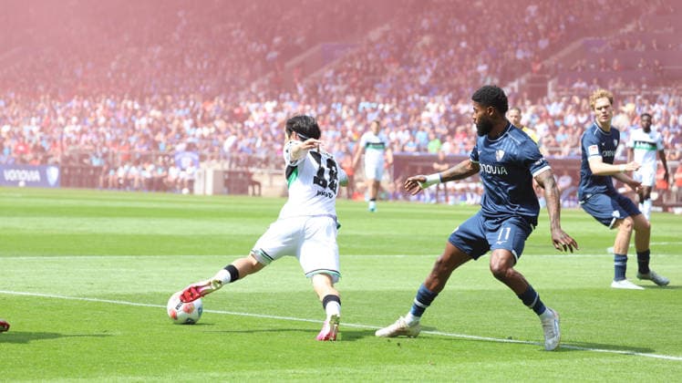 09.05.2026, xrekx, Fussball 2.Bundesliga, VfL Bochum - Hannover 96 v.l. Daisuke Yokota (Hannover 96) Moritz-Broni Kwarteng (VfL Bochum) (DFL DFB REGULATIONS PROHIBIT ANY USE OF PHOTOGRAPHS as IMAGE SEQUENCES and or QUASI-VIDEO) Bochum