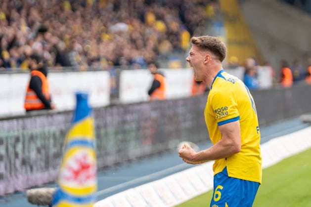 Deutschland: Fussball, 2. Bundesliga, 33. Spieltag 2025 26, Eintracht Braunschweig - Dynamo Dresden am 09.05. in Braunschweig, Eintracht-Stadion: Tor 1:0 Florian Flick (Eintracht Braunschweig 6) Jubel, Freude, Emotionen, Torjubel