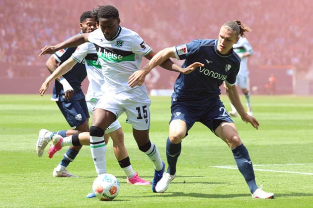 09.05.2026, xrekx, Fussball 2.Bundesliga, VfL Bochum - Hannover 96 v.l. Noel Aseko (Hannover 96) Noah Loosli (VfL Bochum) Zweikampf, Aktion, action, battle for the ball (DFL DFB REGULATIONS PROHIBIT ANY USE OF PHOTOGRAPHS as IMAGE SEQUENCES and or QUASI-VIDEO) Bochum